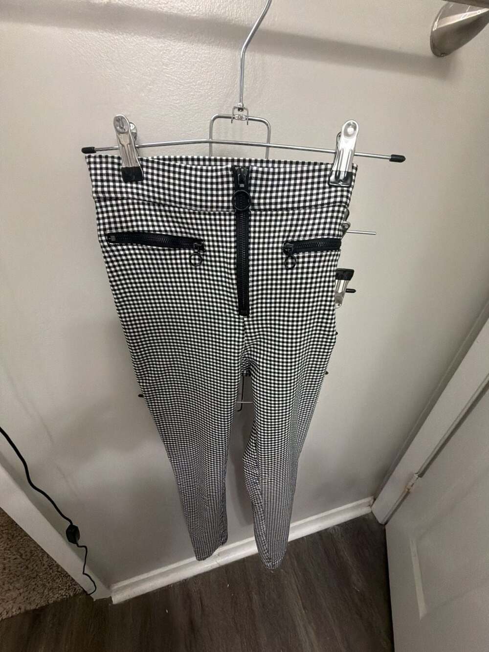 Urban Outfitters Susie Gingham Zip Front Skinny Pants Women’s 0 Black White
